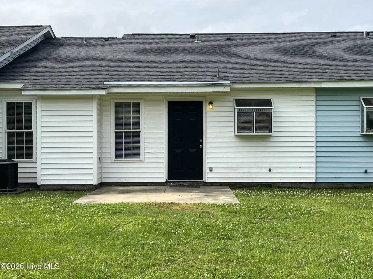 725 Pinewood Dr - Photo 6 of 6