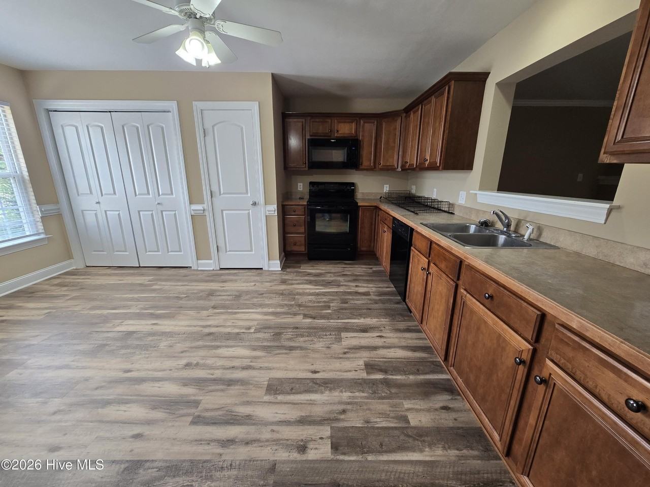2045 Cambria Dr #A - Photo 4 of 16