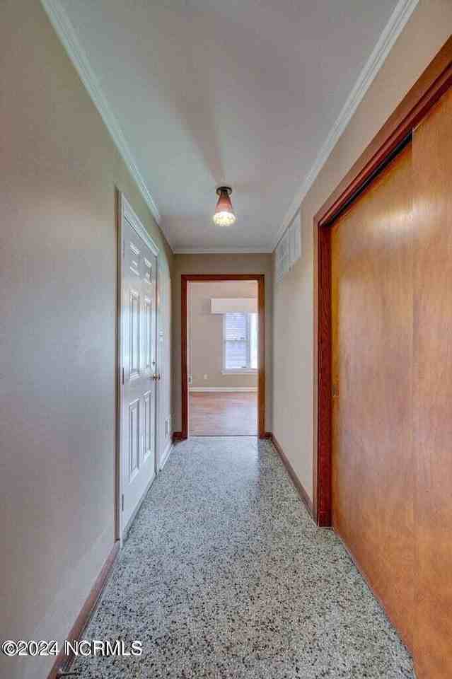 706 S 14th St - Photo 4 of 24
