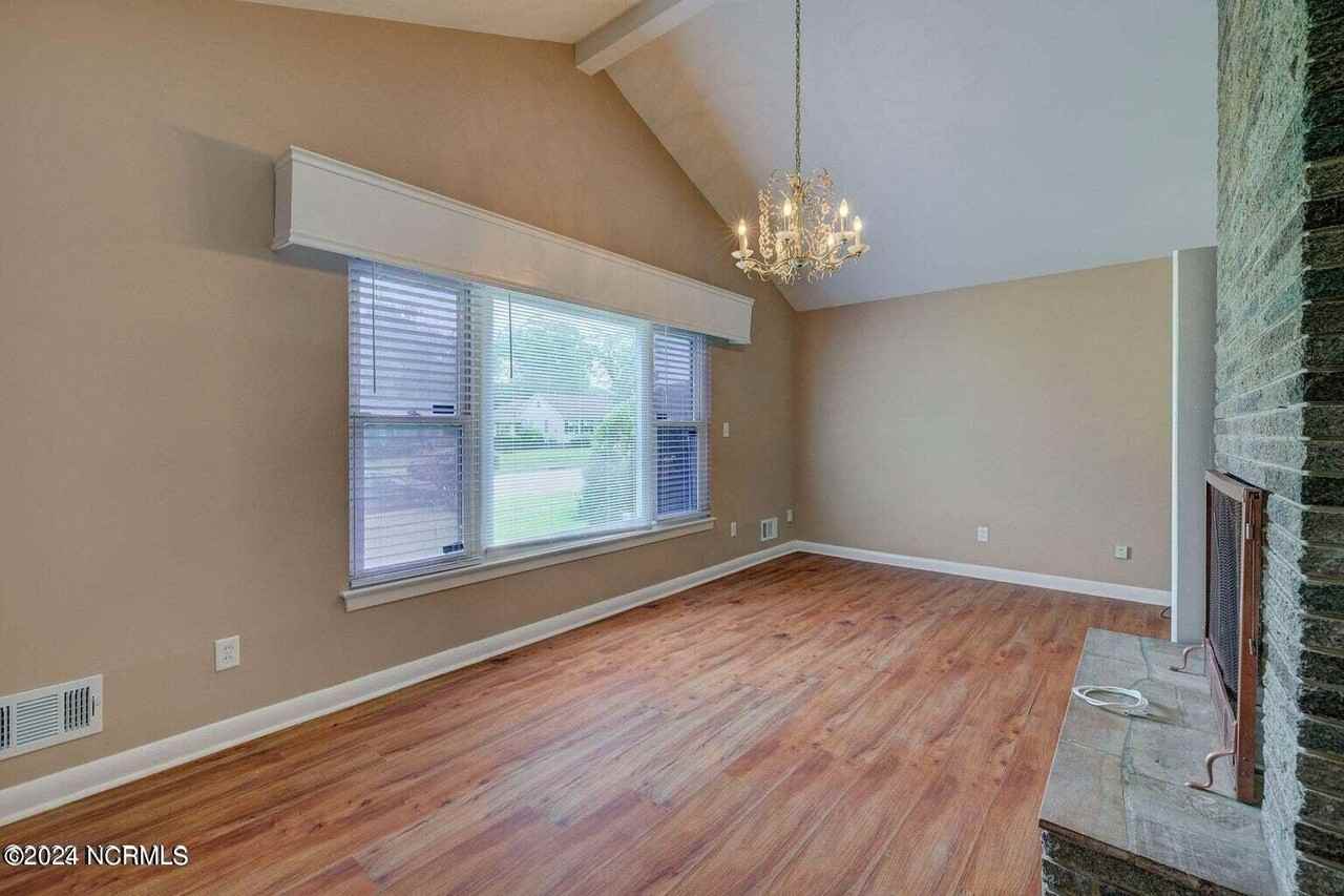 706 S 14th St - Photo 5 of 24