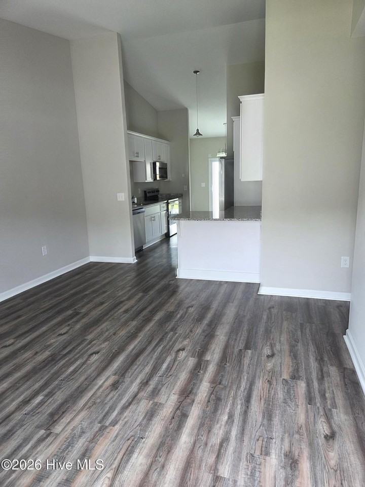 1253 Masters Ln #B - Photo 3 of 14