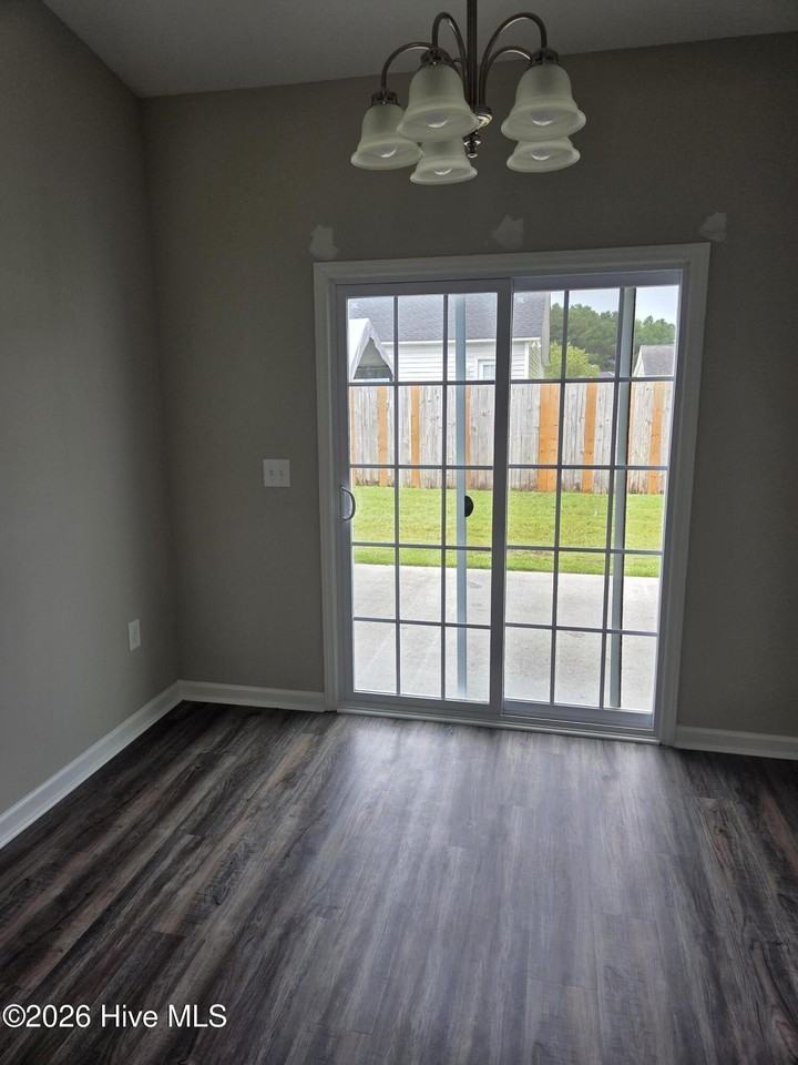 1253 Masters Ln #B - Photo 5 of 14