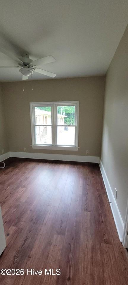 130 Zachmann St - Photo 5 of 7