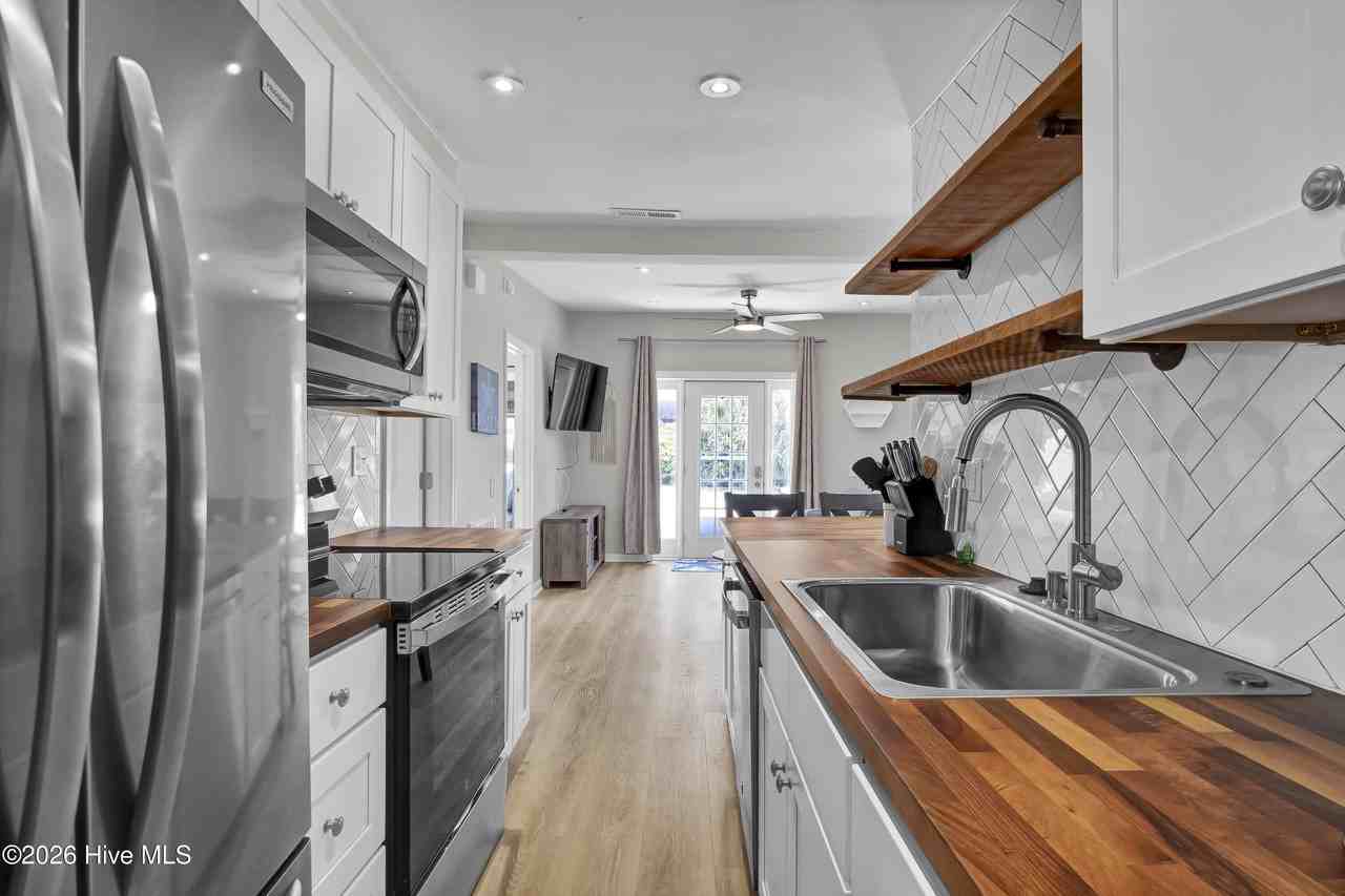 208 Woody Hewett Ave #A - Photo 6 of 26