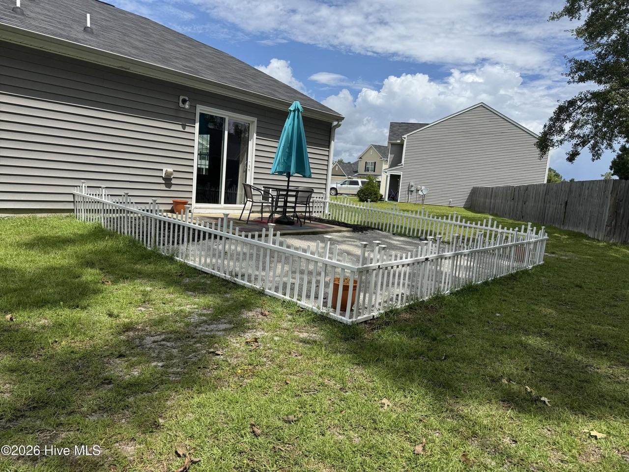 102 Jessica Ct - Photo 2 of 19
