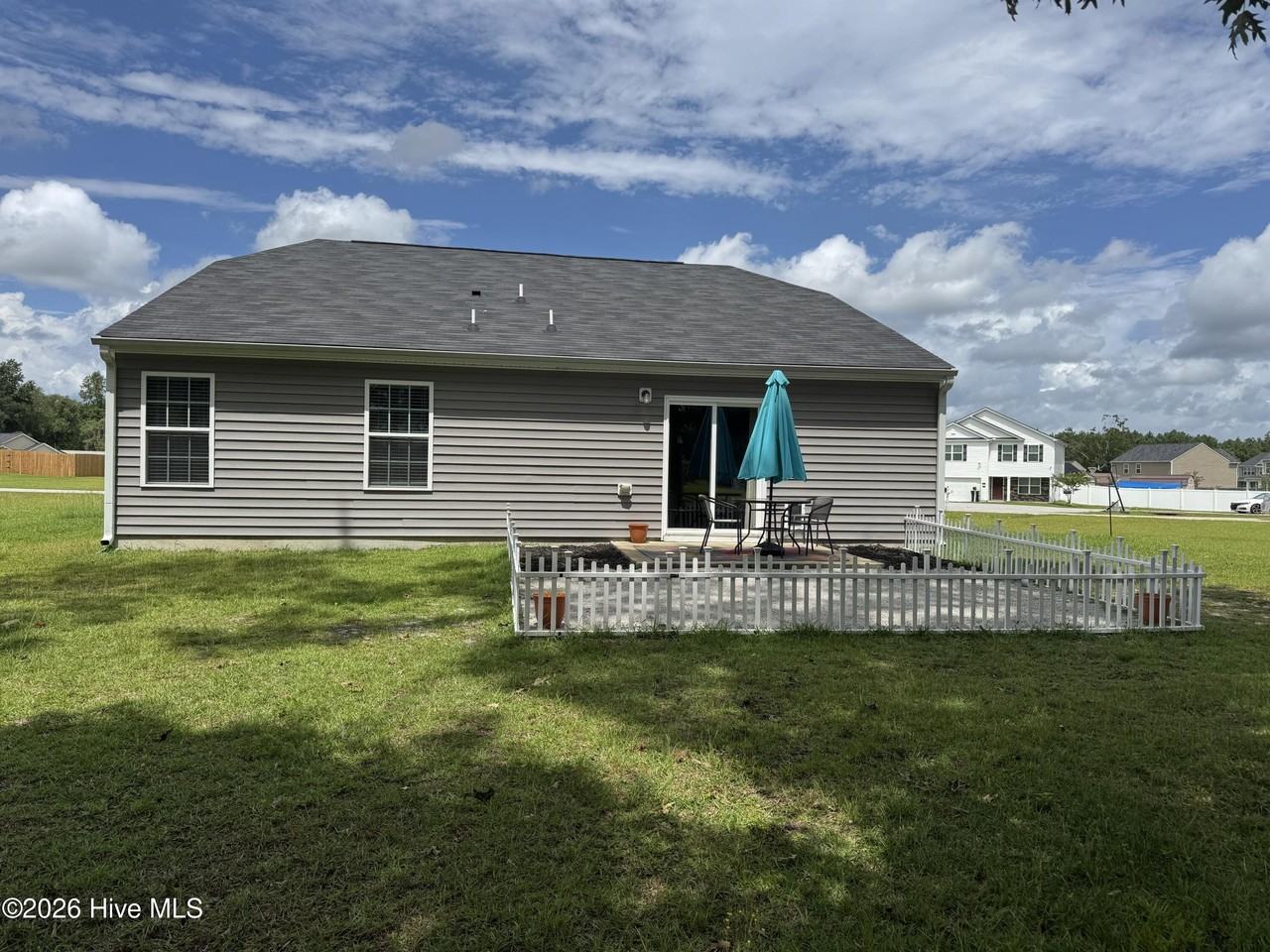 102 Jessica Ct - Photo 4 of 19
