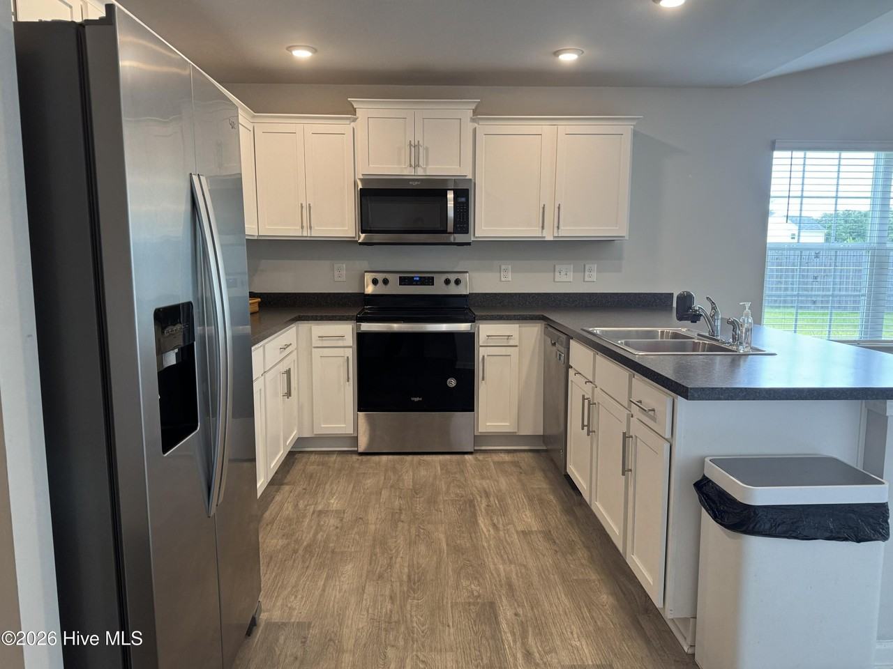 102 Jessica Ct - Photo 6 of 19