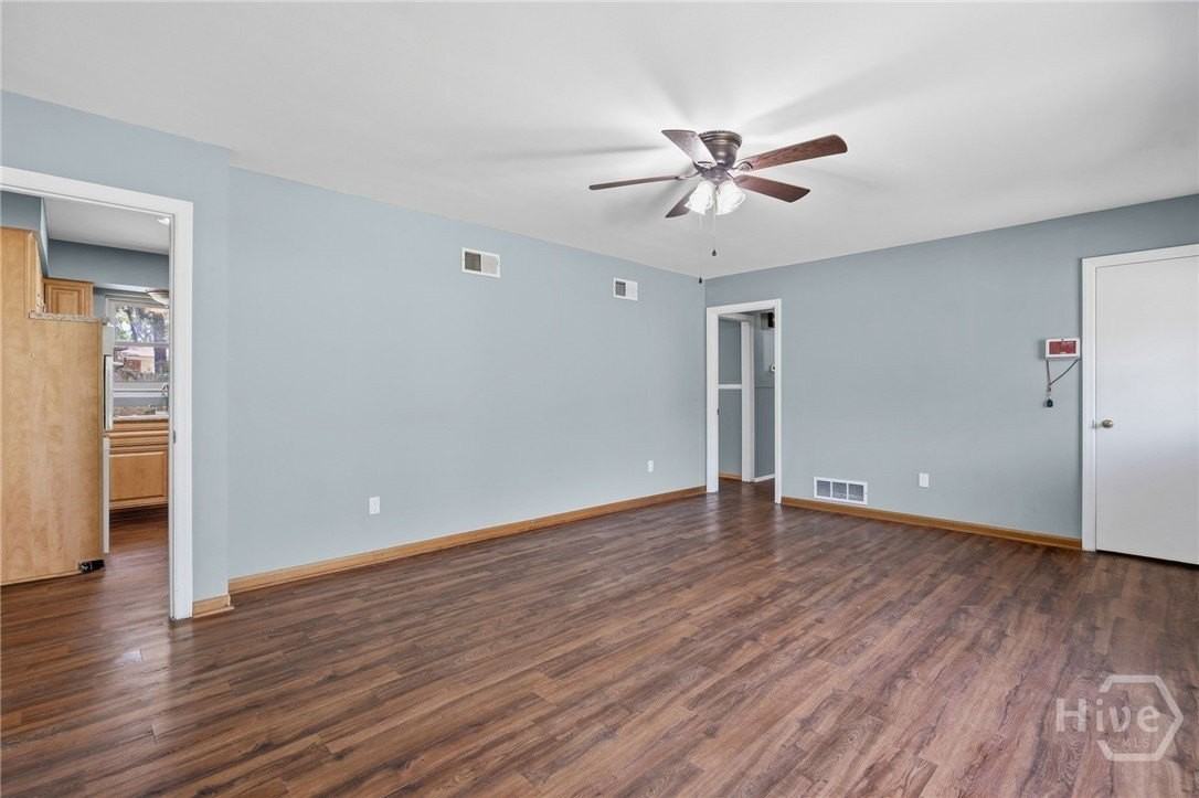 3 Monica Blvd - Photo 4 of 35