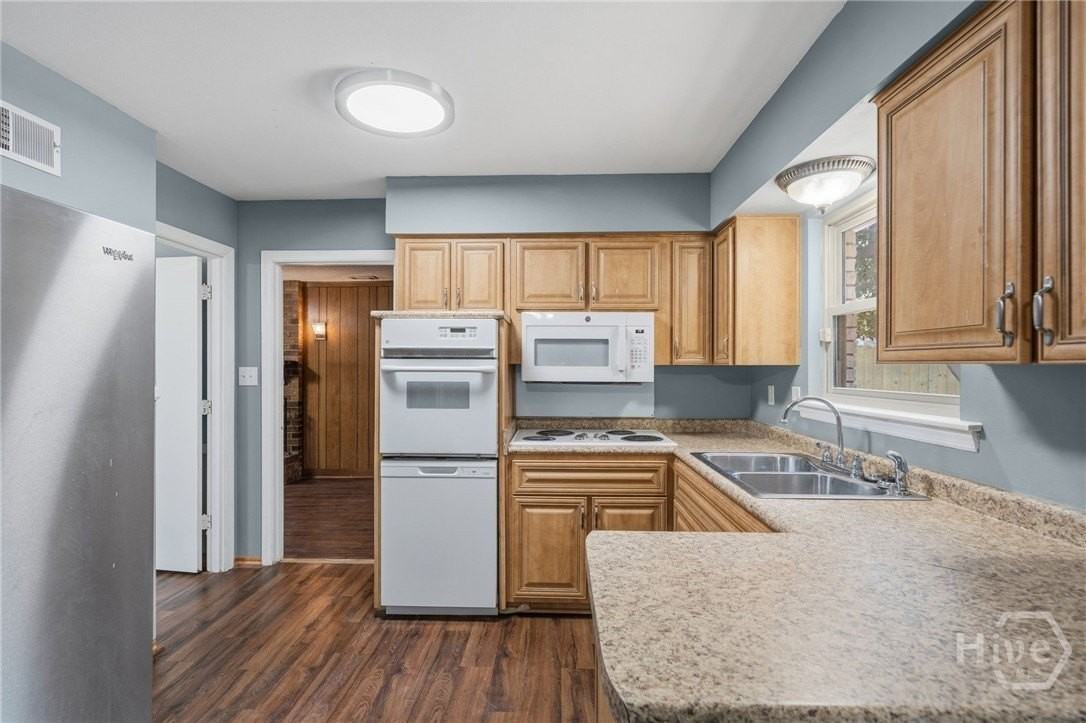 3 Monica Blvd - Photo 6 of 35