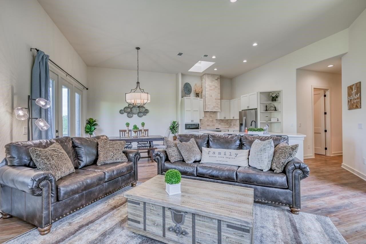 302 Parallel Cir - Photo 4 of 25