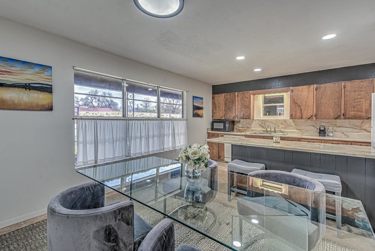 5304 Bedford - Photo 7 of 29