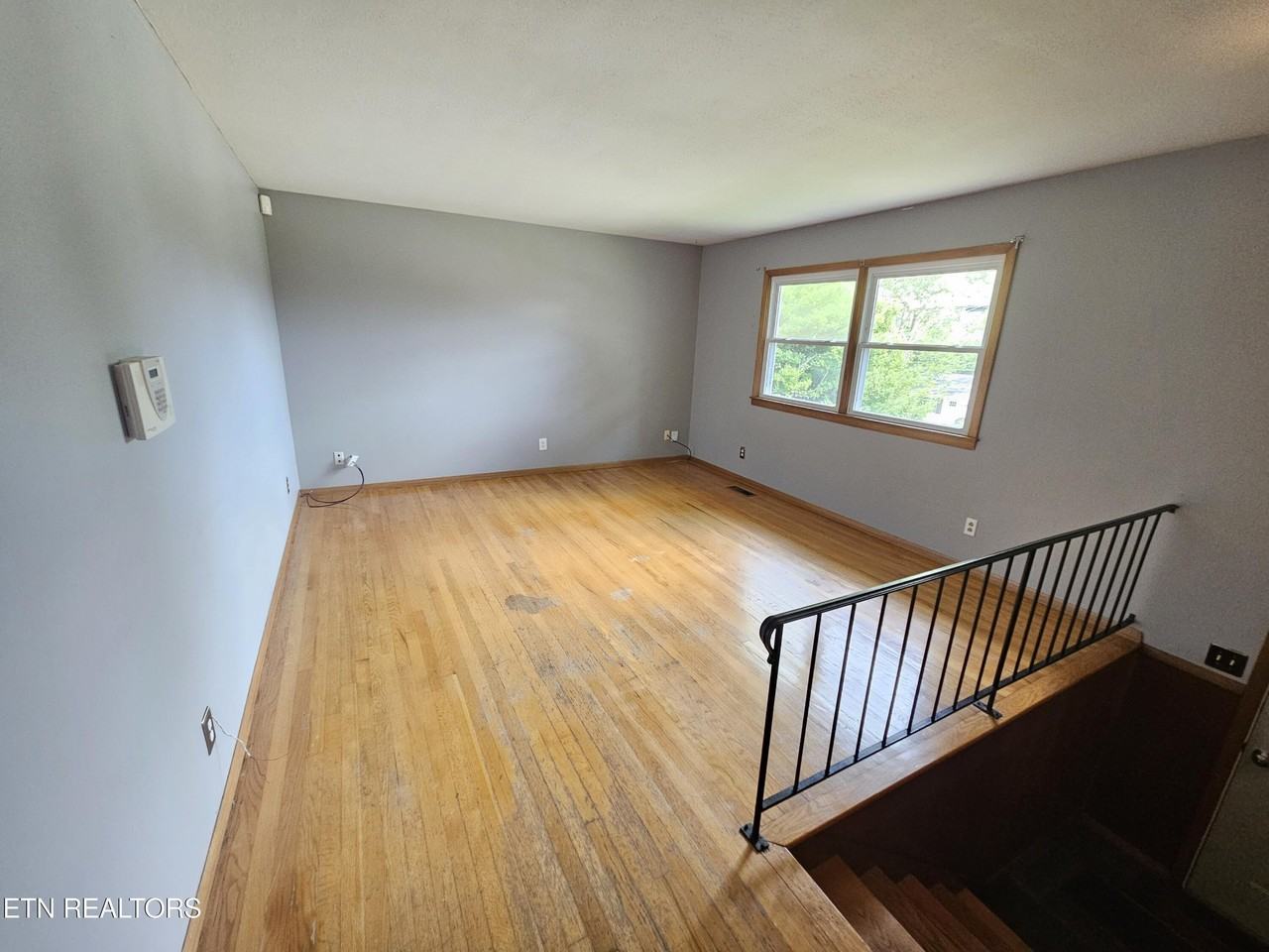 1725 S Forest Dr - Photo 2 of 17