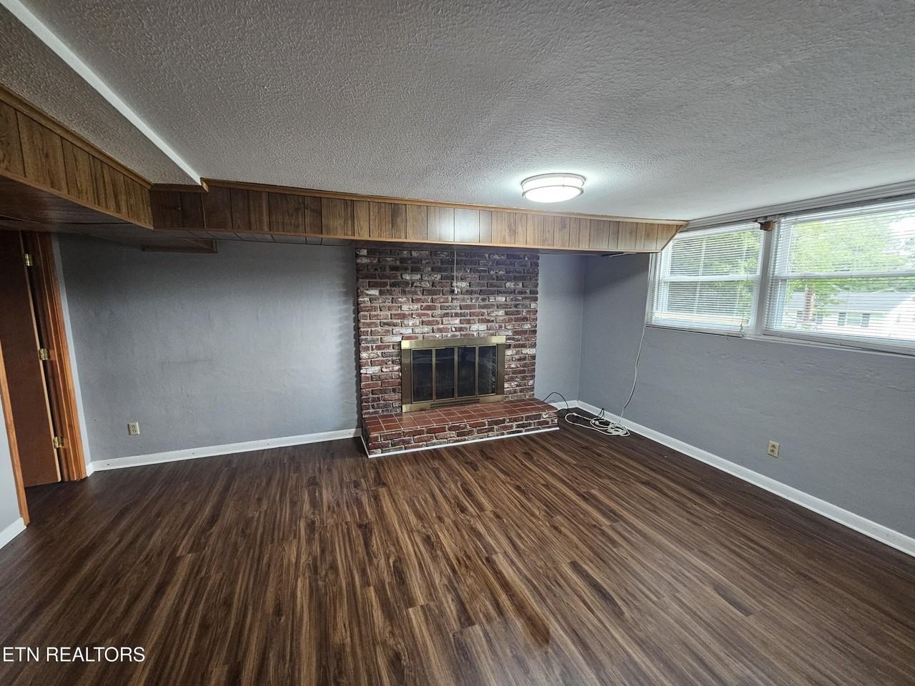 1725 S Forest Dr - Photo 5 of 17
