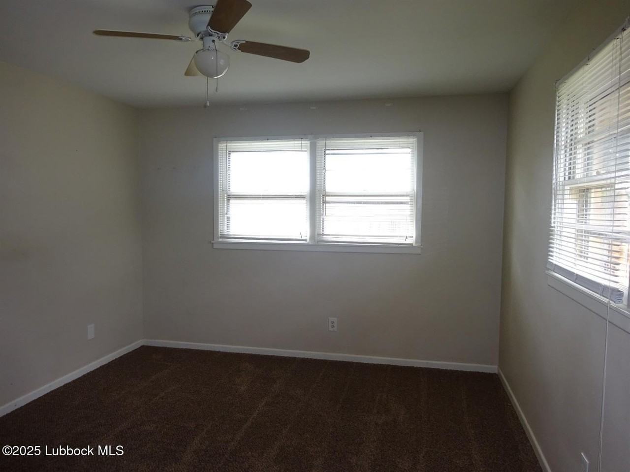 5204 14th St - Photo 5 of 9