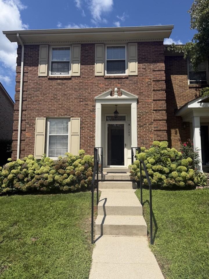 1309 Gray Hawk Rd #A