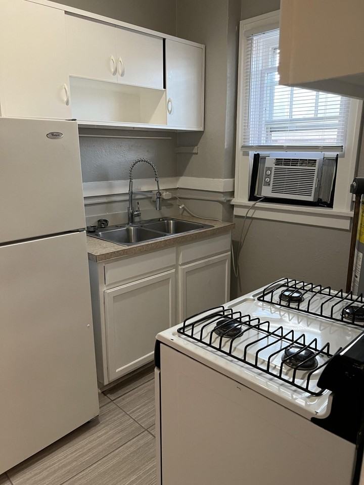 176 Market St #204 - Photo 3 of 24