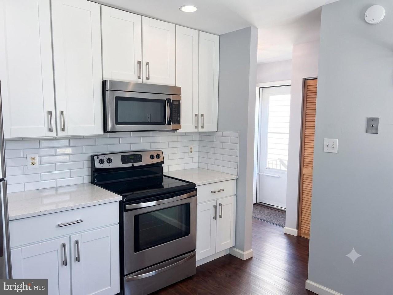 423 Gorman Ave - Photo 7 of 26