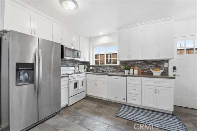 11937 S La Cienega Blvd - Photo 5 of 8