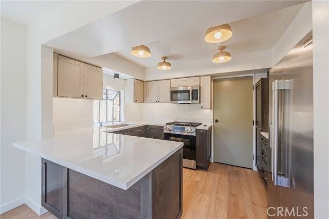 18326 Mansel Ave - Photo 4 of 8