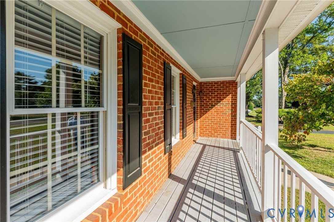 5318 Monument Ave - Photo 7 of 44