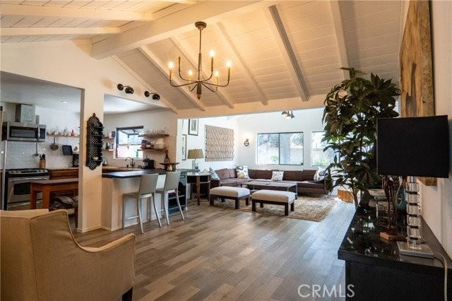 1304 E Carleton Ave - Photo 2 of 8