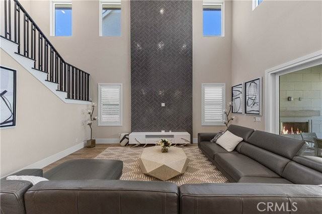 57 Ray - Photo 5 of 8