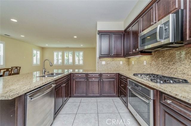 219 Wicker - Photo 7 of 8