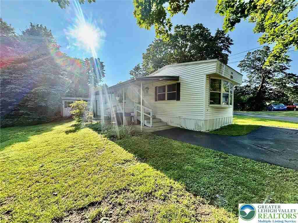 1402 Main St - Photo 2 of 11