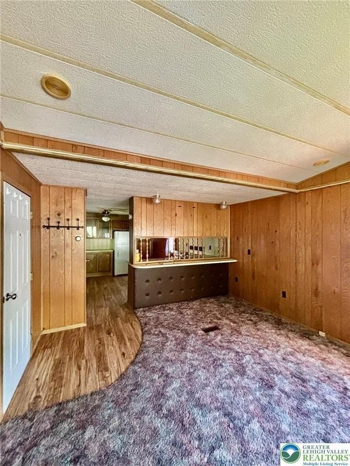1402 Main St - Photo 4 of 11