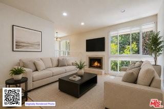 17241 Palisades Cir - Photo 3 of 8