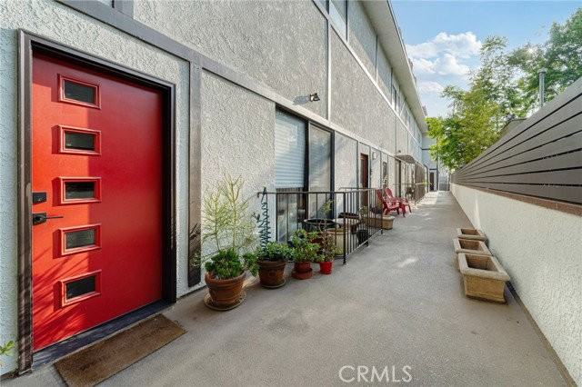 807 N Sycamore Ave #6 - Photo 2 of 8