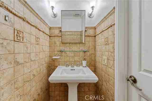 807 N Sycamore Ave #6 - Photo 7 of 8