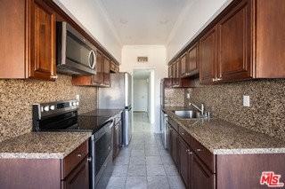 7250 Franklin Ave #702 - Photo 5 of 8