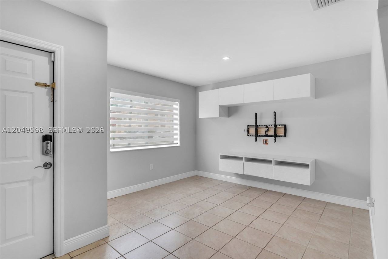 13931 Sw 177th St #0 - Photo 6 of 32