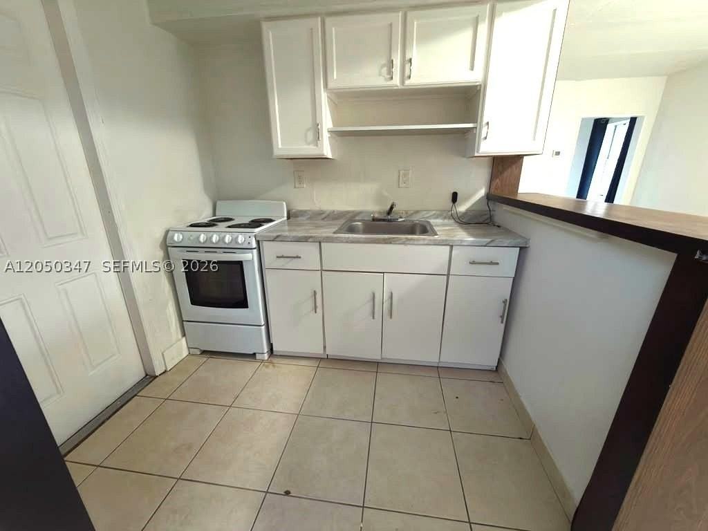 800 Nw 56th St #3 - Photo 3 of 18