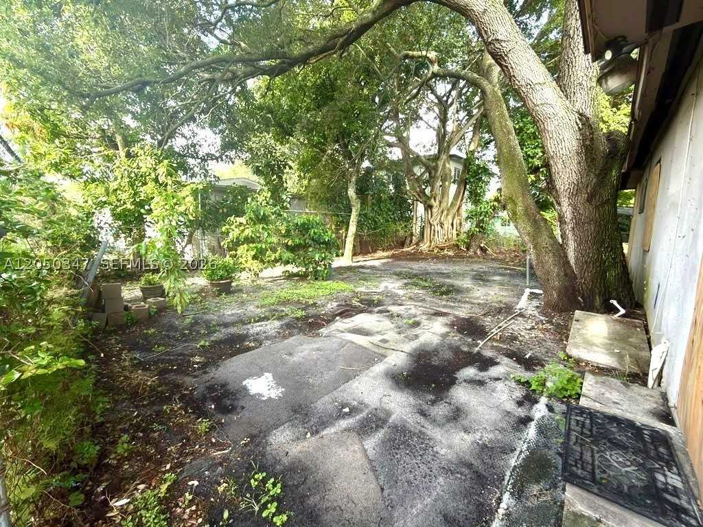 800 Nw 56th St #3 - Photo 5 of 18