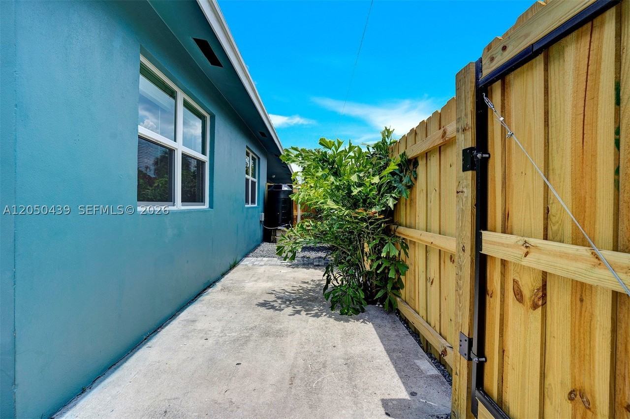 929 S N St #5 - Photo 4 of 24