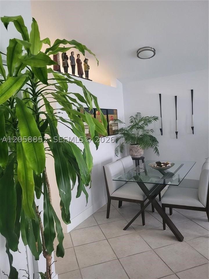 15037 Sw 138th Ter #15037 - Photo 6 of 32