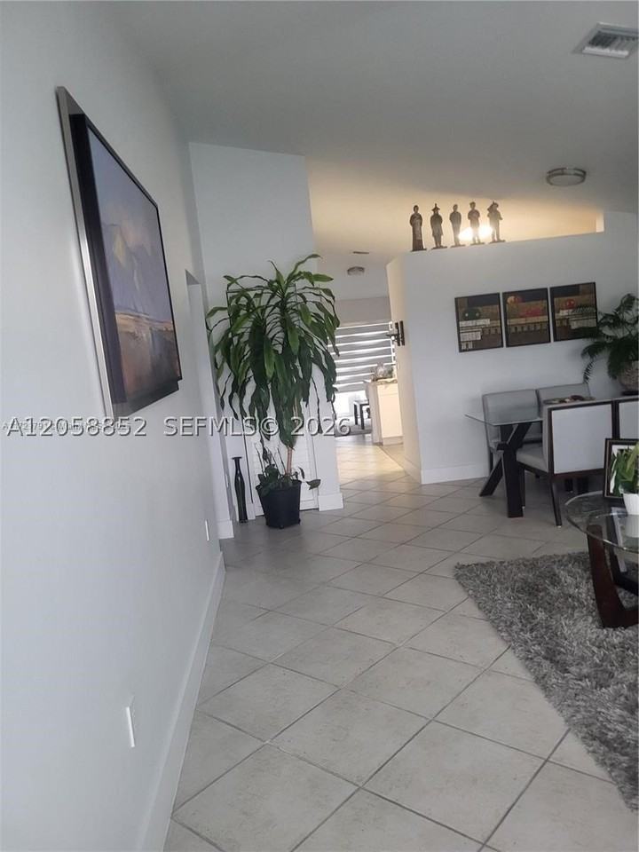 15037 Sw 138th Ter #15037 - Photo 7 of 32