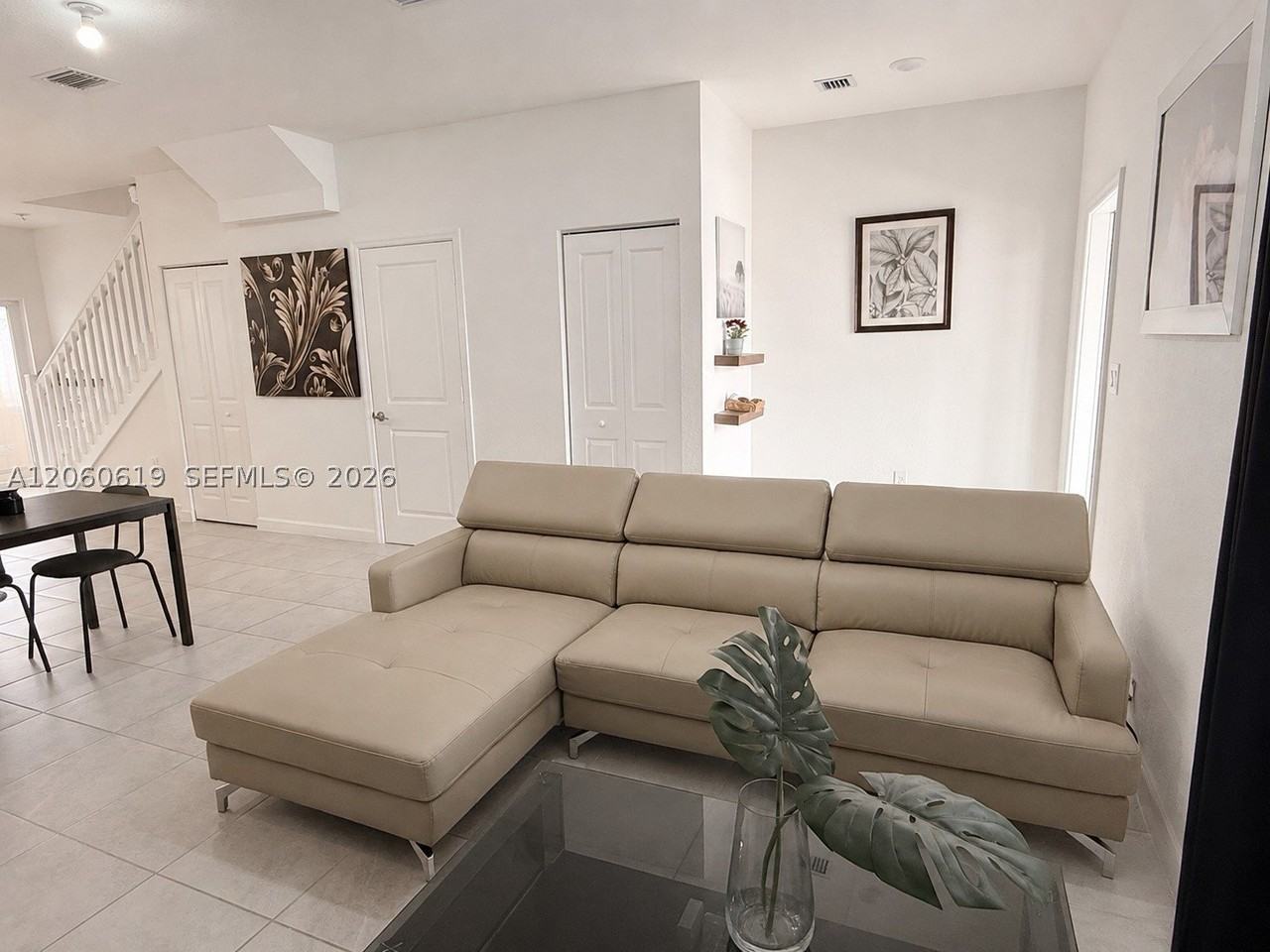126 SE 11th Ct - Photo 4 of 22