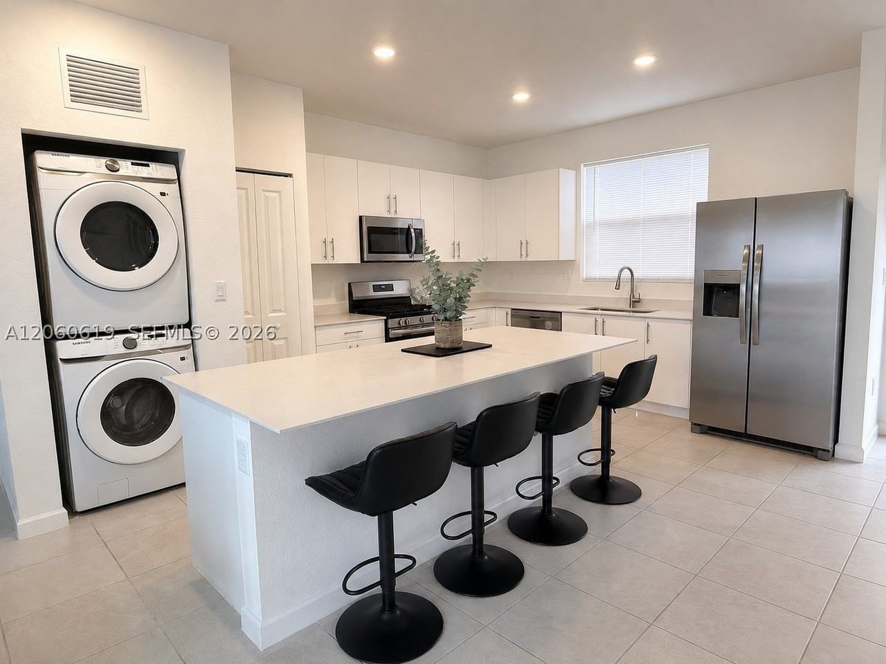 126 SE 11th Ct - Photo 6 of 22