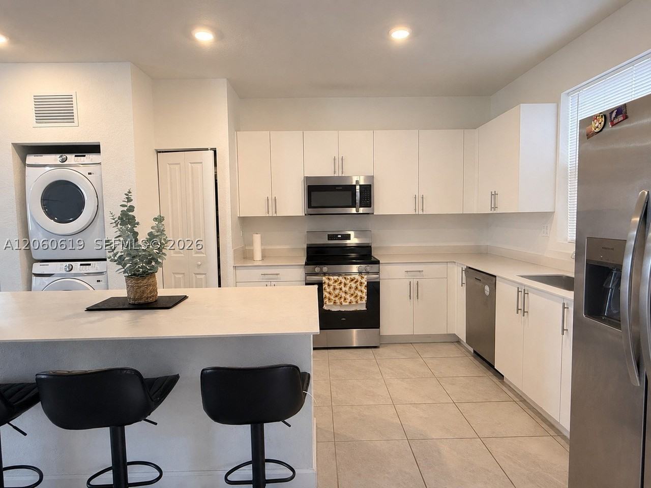 126 SE 11th Ct - Photo 7 of 22