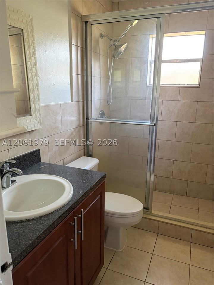 1440 Sw 41st Ave #1-2 - Photo 6 of 6