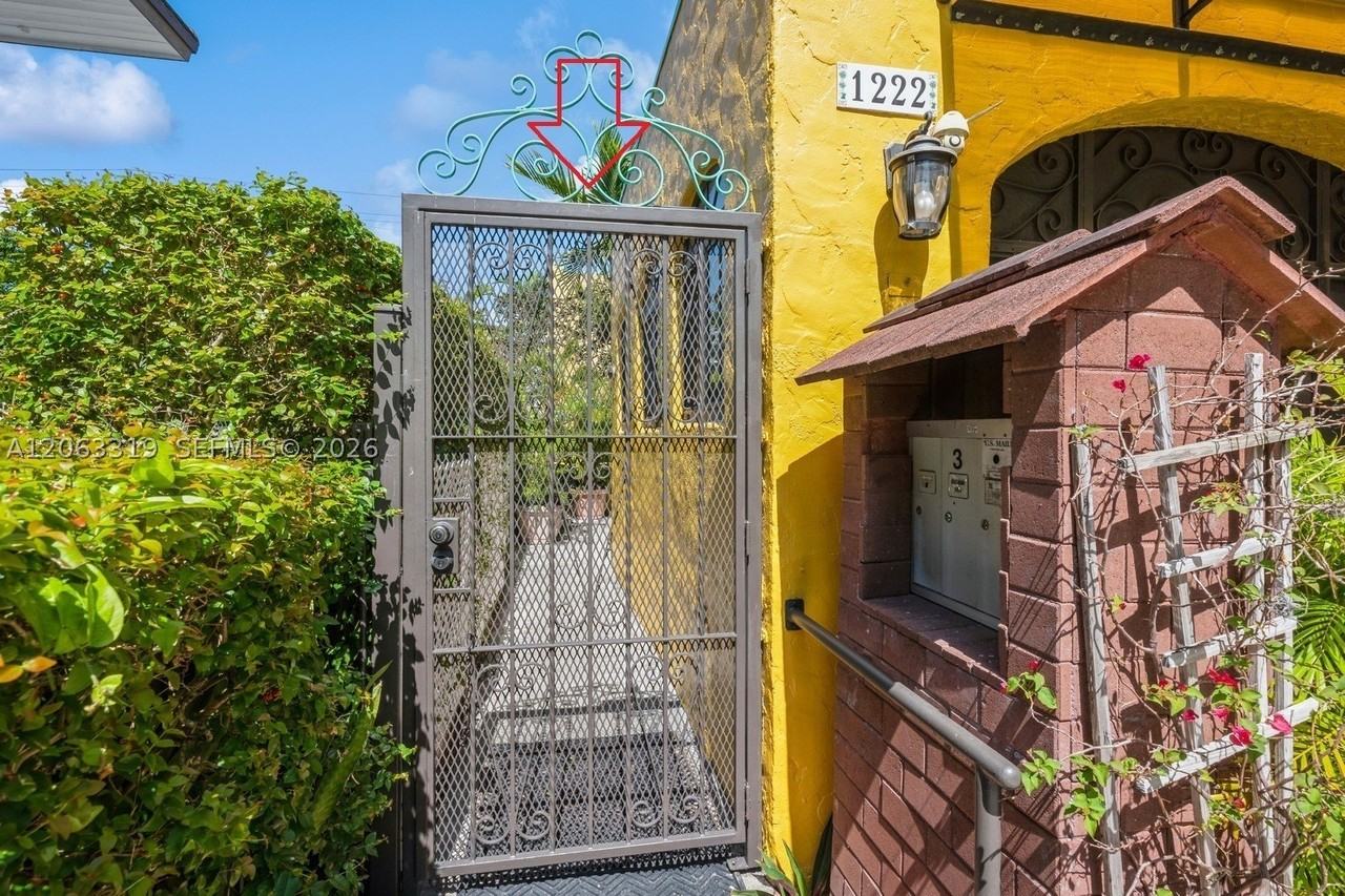 1222 Salzedo St #4 - Photo 7 of 28
