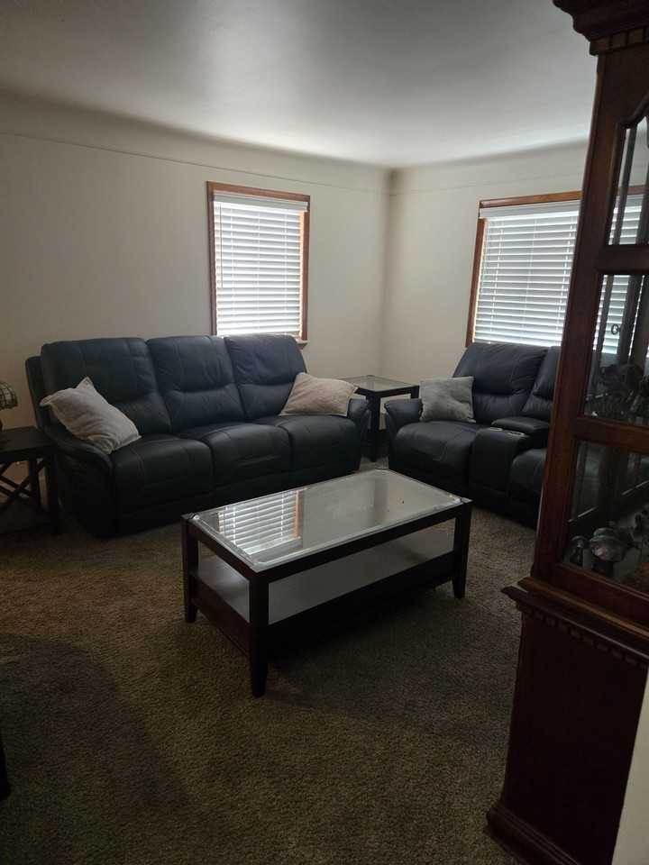 Montrose Ave - Photo 2 of 27