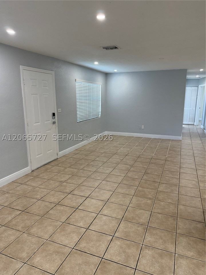 8270 Sw 12th Ter - Photo 2 of 11