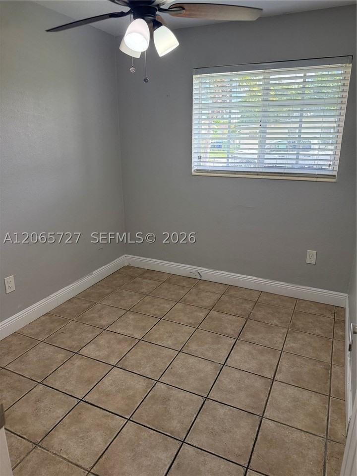 8270 Sw 12th Ter - Photo 5 of 11