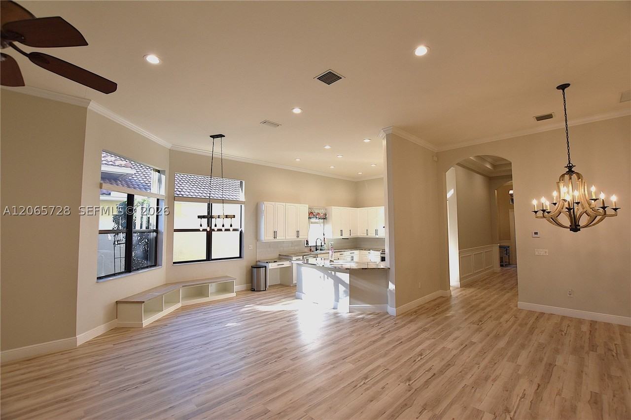 10086 Noceto Way - Photo 3 of 50