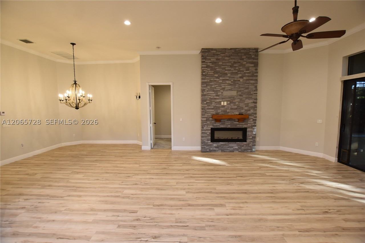 10086 Noceto Way - Photo 6 of 50