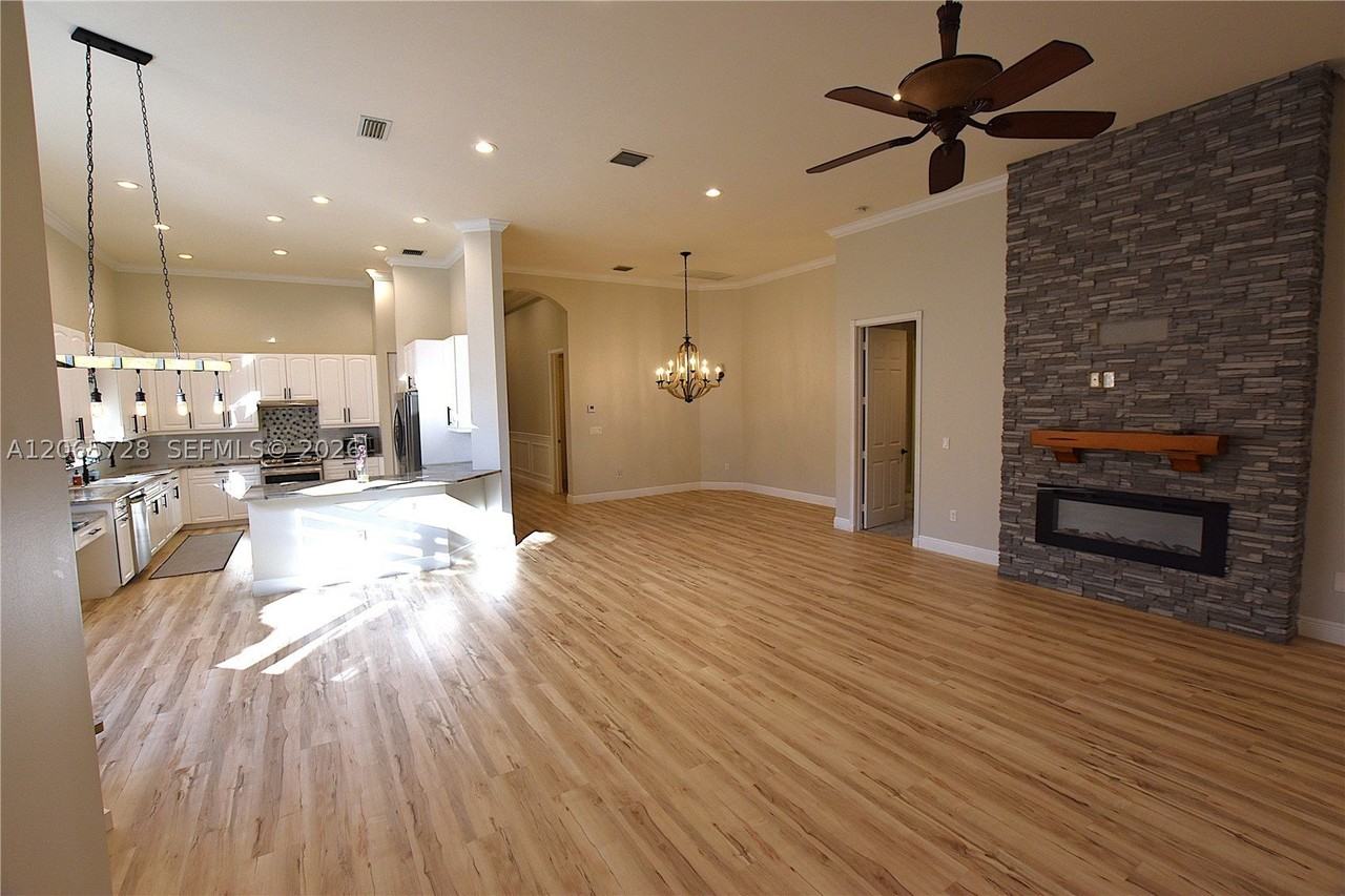 10086 Noceto Way - Photo 7 of 50